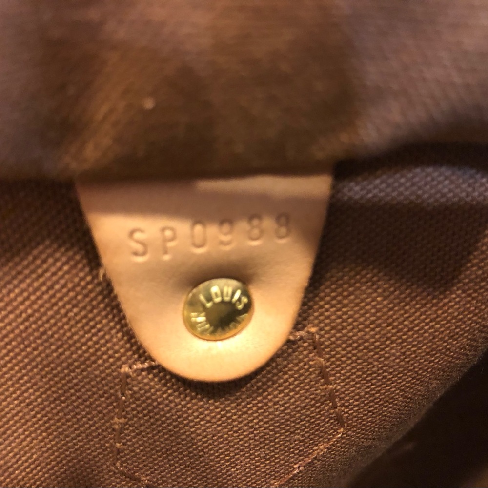 Authentic Louis Vuitton Speedy 40, Refurbished. - Picture 14 of 16